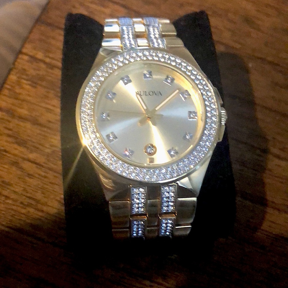 BULOVA
Crystal Diamond 42 mm Watch